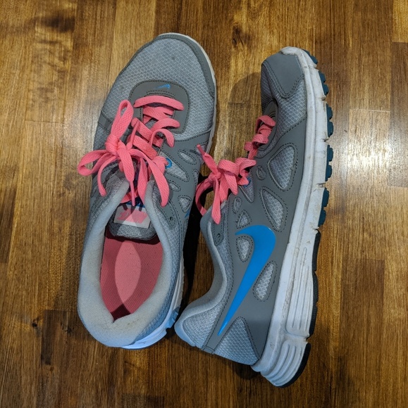 Nike Women's Revolution 2 Grey Pink and Blue 9.5 - Picture 1 of 3